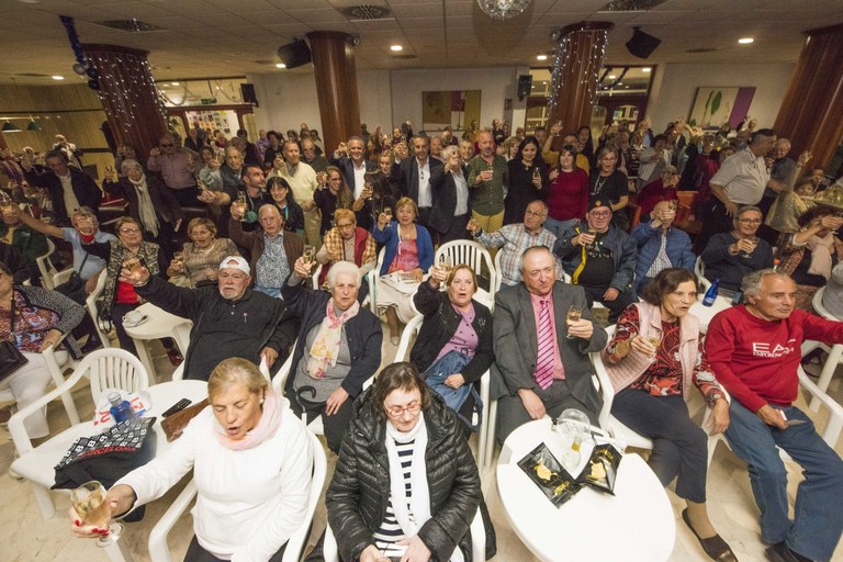 Grupo de personas afiliadas que participaron el año pasado en el turno de Navidad en Familia de la ONCE
