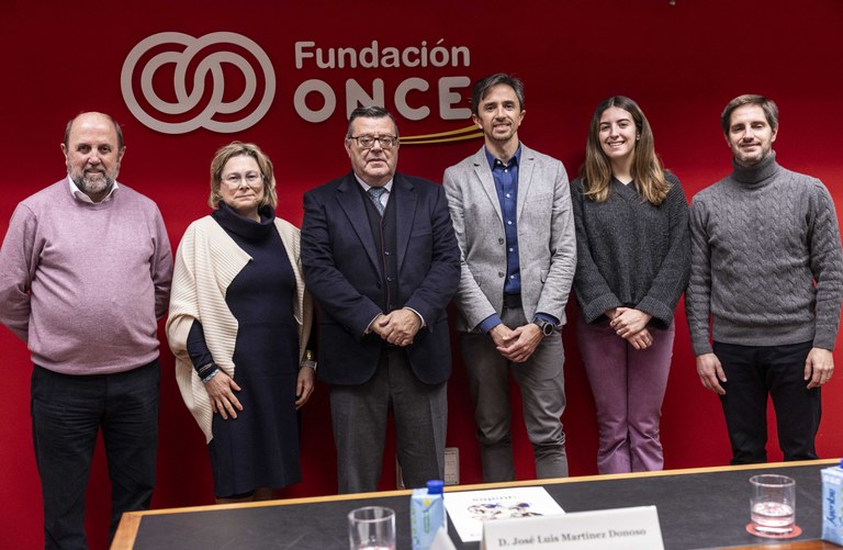 Foto de familia del acuerdo con la Fundación Sanitas