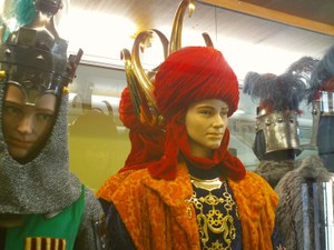 Figurines ataviados con indumentaria de la fiesta