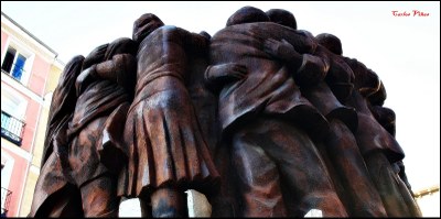 El abrazo. Recreación escultórica
