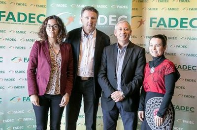 Miembros de la nueva Directiva (Martínez es el segundo por la izquierda), tras celebrar la Asamblea