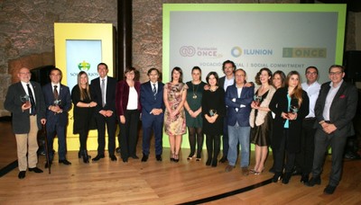 Autoridades y galardonados en los Premios Solidarios de Asturias