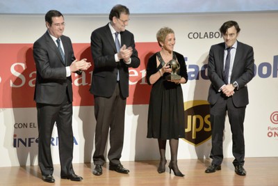 De izquierda a derecha, Antonio Garamendi (presidente de Cepyme), Mariano Rajoy, Maite Sutto y Alberto Durán