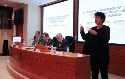 Mesa presidencial del acto de entrega del premio