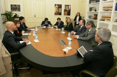 Reunión de trabajo de la ministra y su equipo con los máximos responsables de ONCE, su Fundación e ILUNION