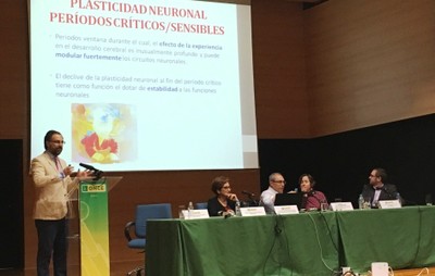 Una de las mesas de las jornadas sobre atención temprana