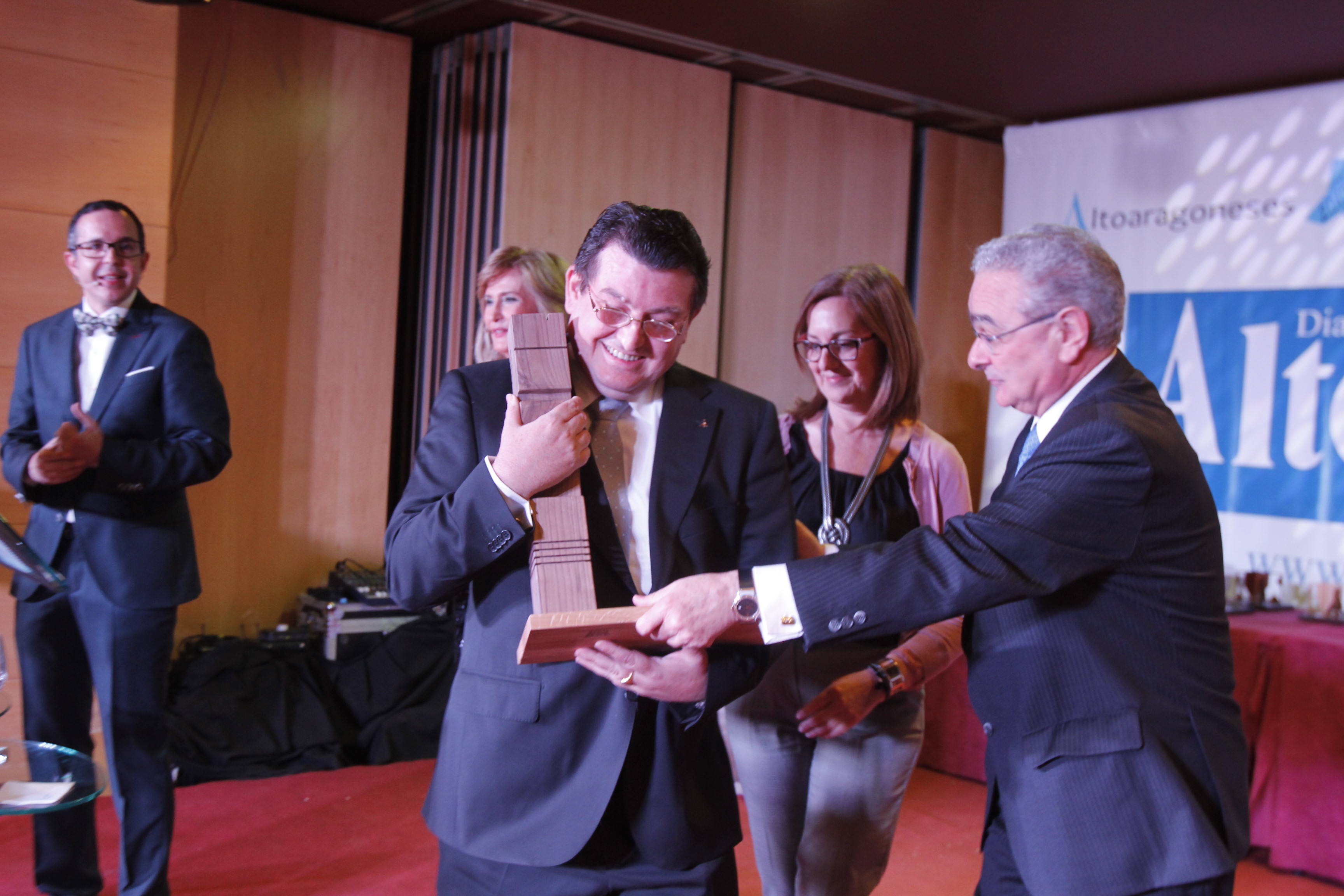 Ángel Sánchez recoge el premio Altoaragonés de Honor 2013