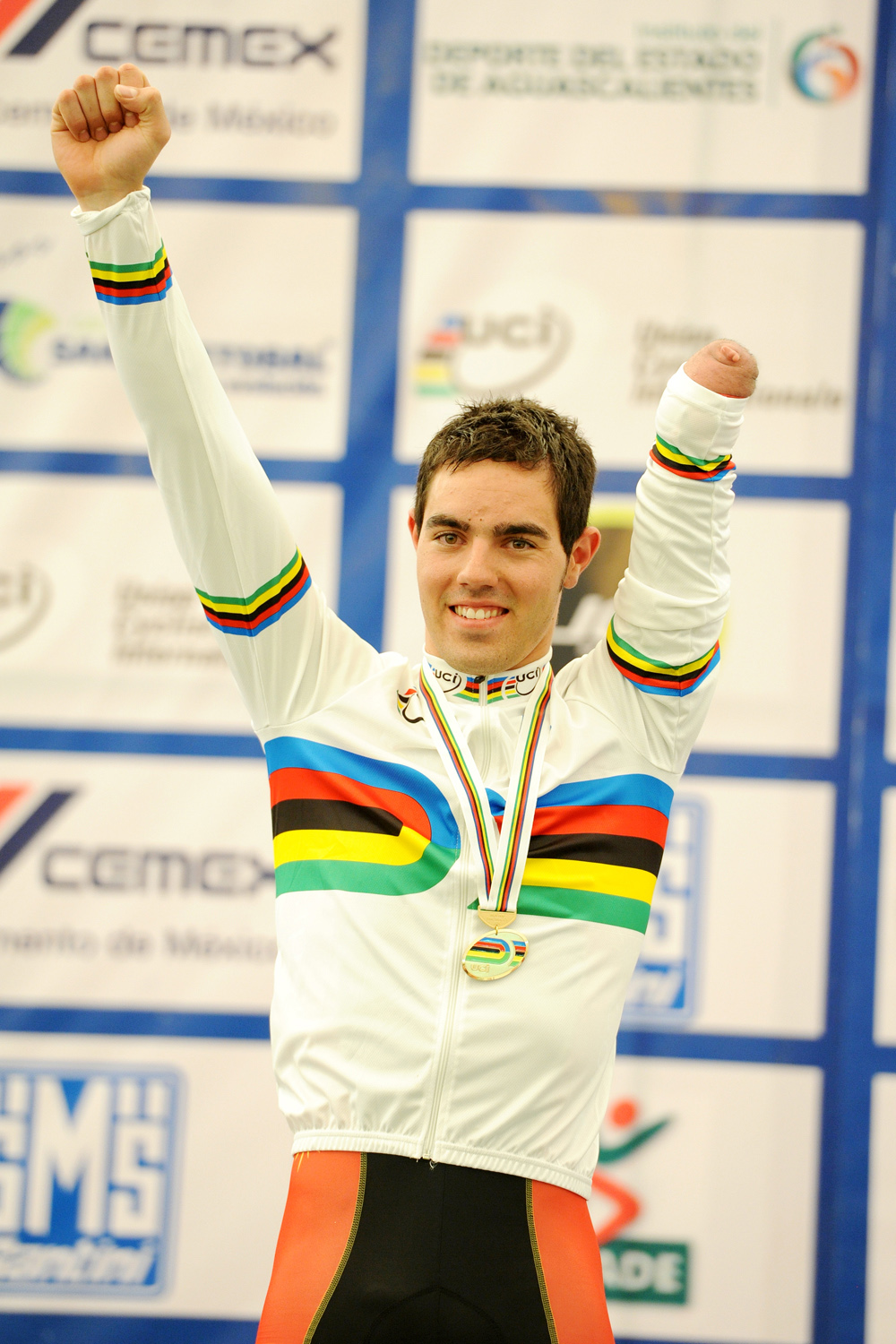 Alfonso Cabello con la medalla de oro