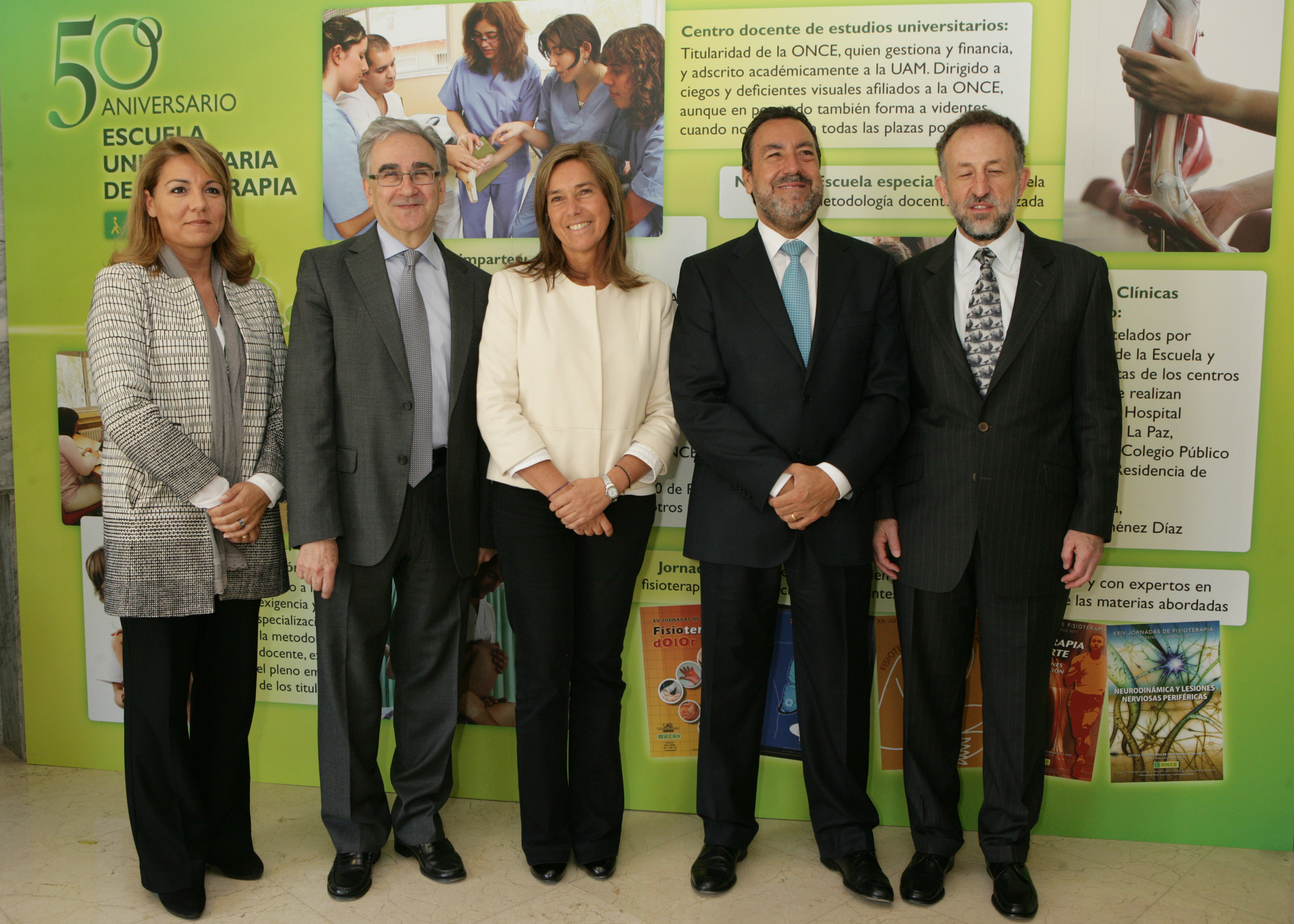 De izda. a dcha.Susana Camarero, José M. Sanz, Ana Mato, Miguel Carballeda y Javier Sainz de Murieta 