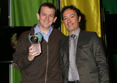 Miguel Molina junto a Aitor González