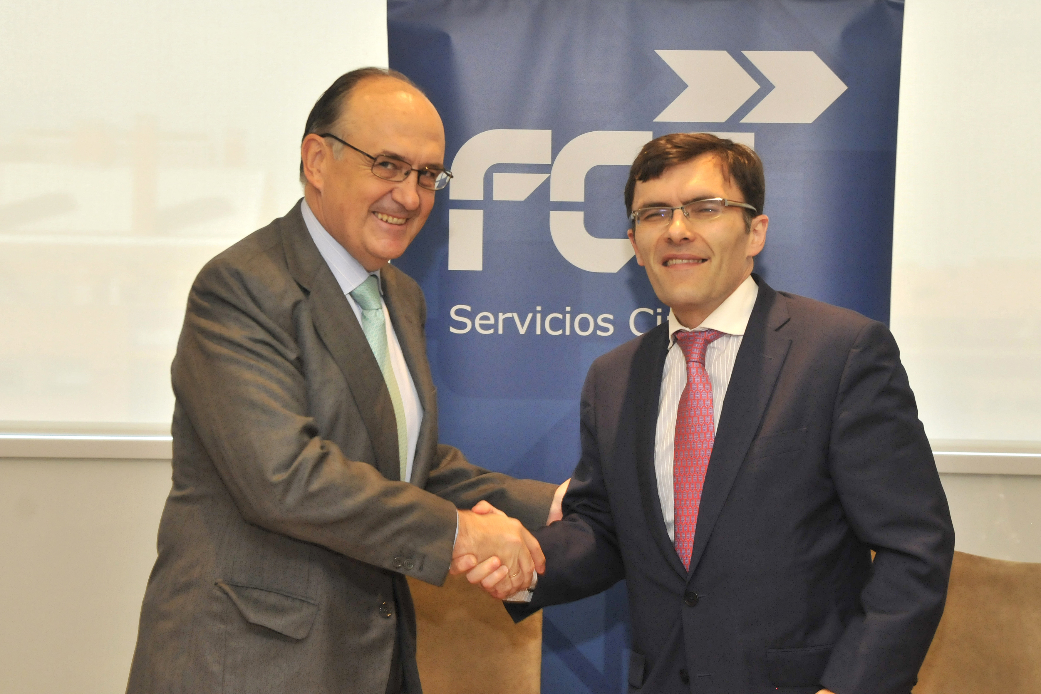 Juan Béjar y Alberto Durán, tras la firma del Inserta