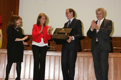 El nuevo ministro Álvaro Alonso toma su cartera de manos de Ana Mato, en presencia de la vicepresidenta Sáenz de Santamaría y del presidente del Congreso, Jesús Posada