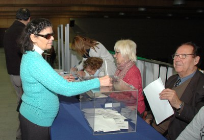 María Ferradás, presidenta nacional de AS, vota en Cataluña