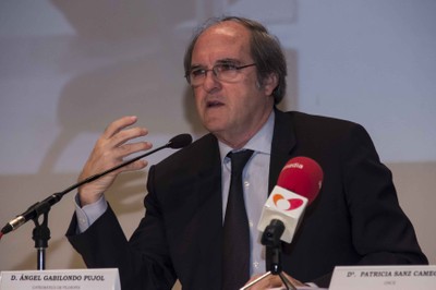 El exministro Ángel Gabilondo durante su intervención en el Congreso