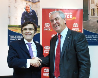 Joaquim Borrás y Alberto Durán sellan el acuerdo con un apretón de manos