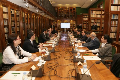 Reunión del Patronato de FOAL en la RAE