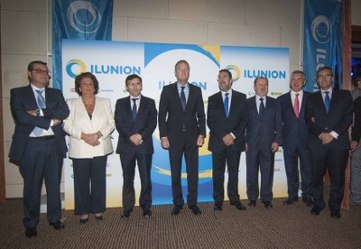 Foto de familia de los representantes en el acto de ONCE, su Fundación e ILUNION con el president valenciano, Alberto Fabra, y la alcaldesa, Rita Barberá