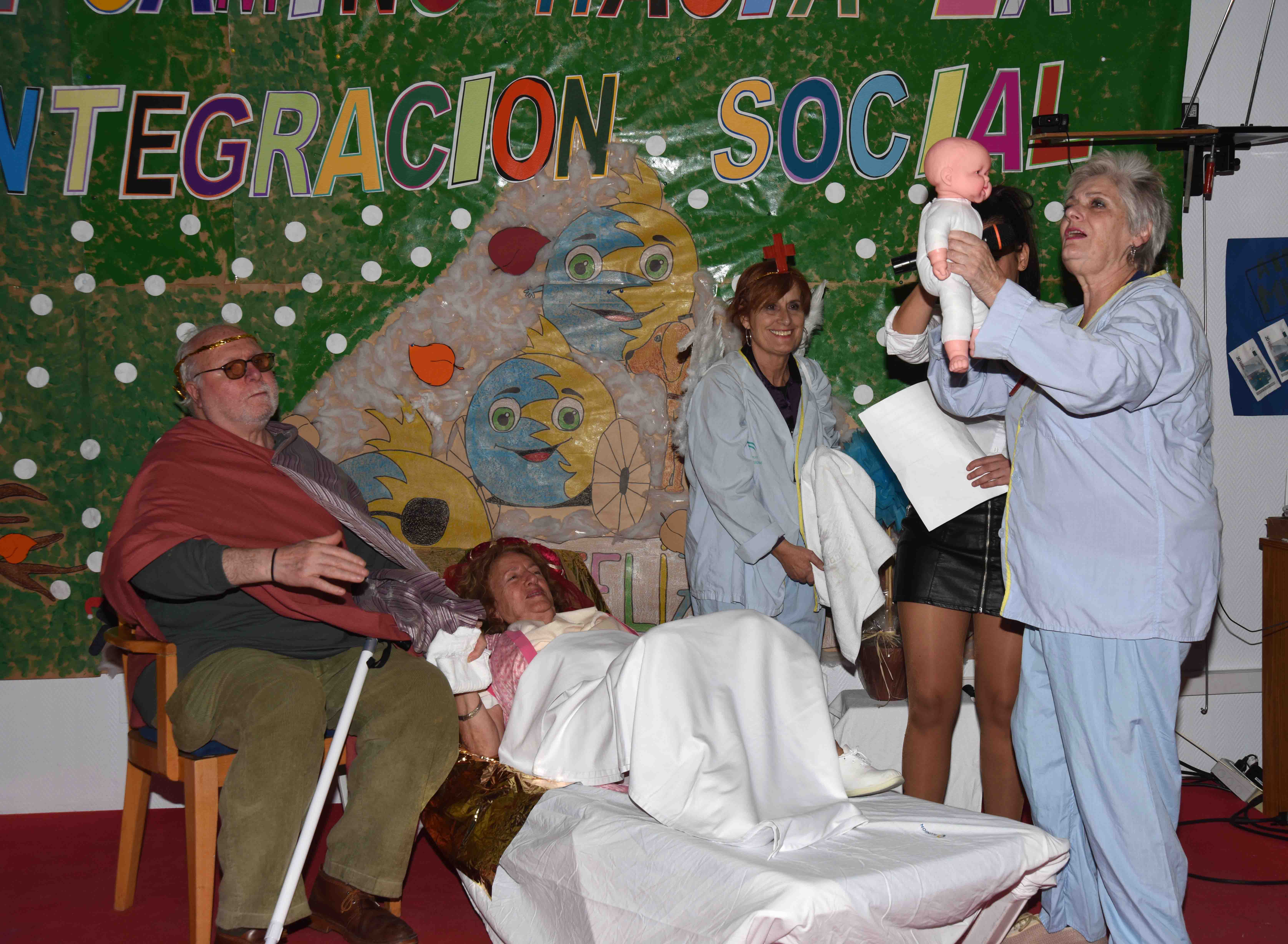 Los participantes en el turno de Benidorm montaron una animada representación teatral
