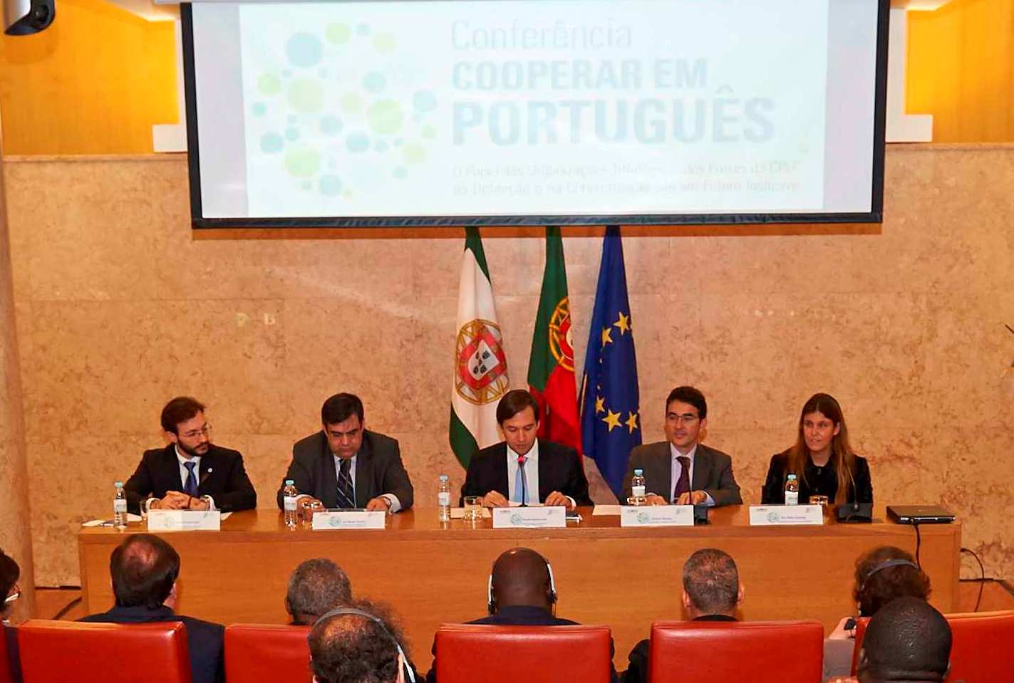 Participantes del acto inaugural de la Conferencia de constitución de la UCLP