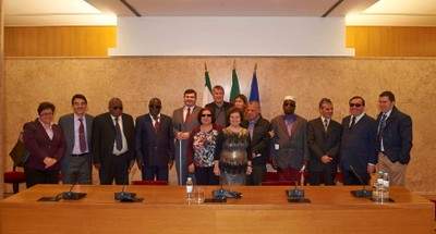 Todos los representantes de las asociaciones constituyentes de la UCLP