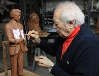 Santiago de Santiago en la preparación de la figura de Fortunato
