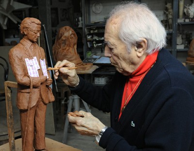Santiago de Santiago en la preparación de la figura de Fortunato