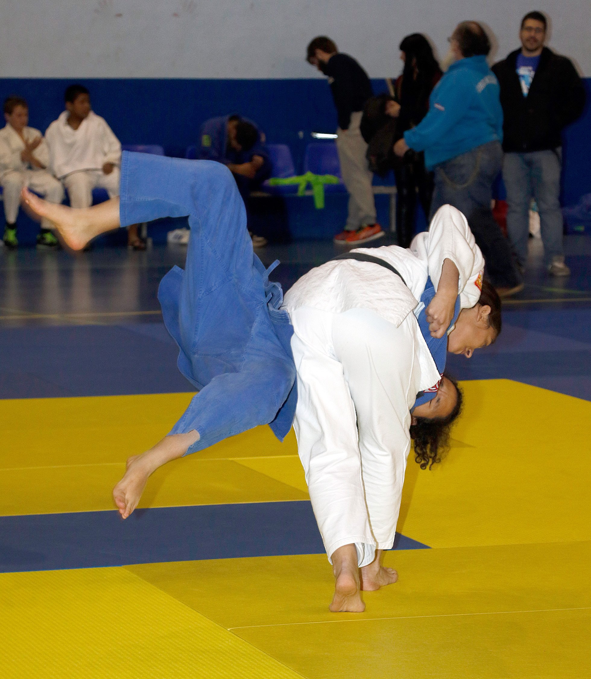 Mónica Merenciano durante uno de sus victoriosos combates en Pinto