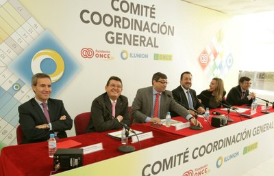 De izquierda a derecha: Alejandro Oñoro, Ángel Sánchez, José Luis Pinto, Miguel Carballeda, Patricia Sanz y Alberto Durán