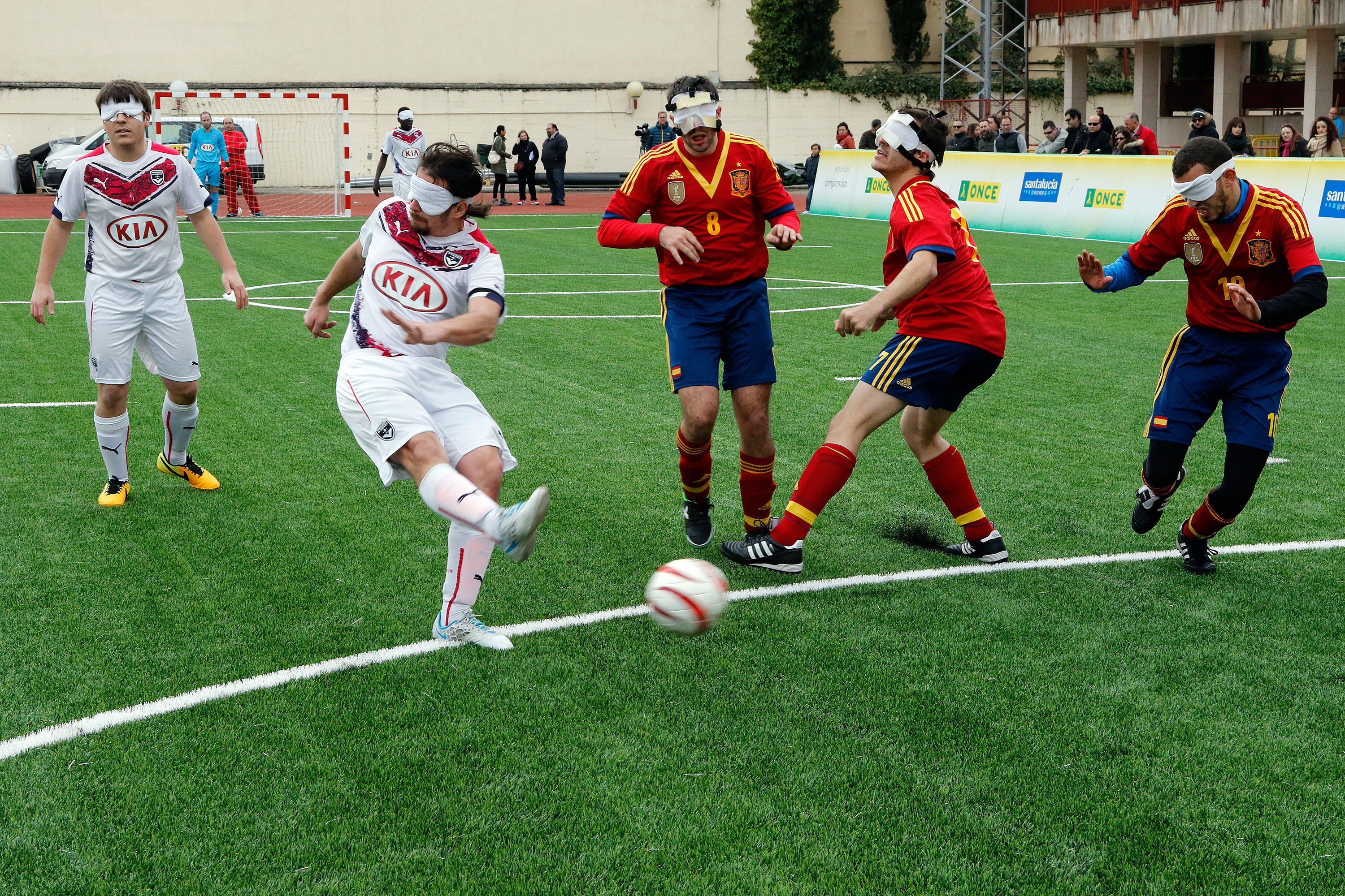 Demostración de fútbol a ciegas