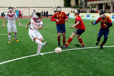 Demostración de fútbol a ciegas