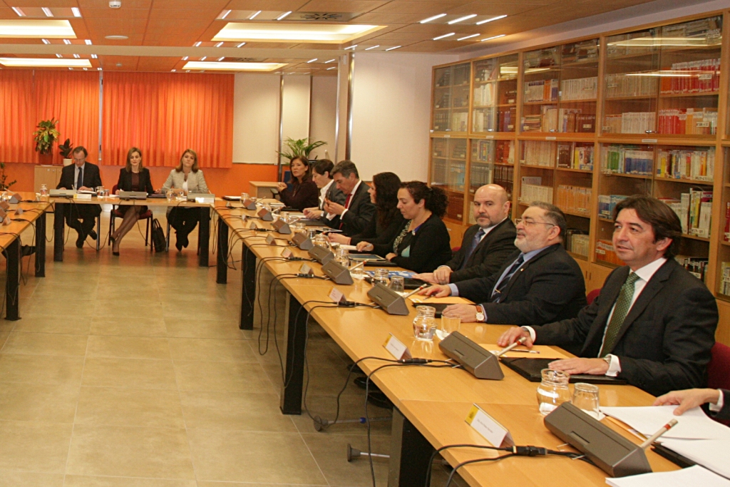 Otra perspectiva de la reunión en el CRE de Madrid, con el resto de miembros que acudieron al Real Patronato