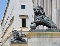 Leones de la puerta principal del Palacio del Congreso de los Diputados