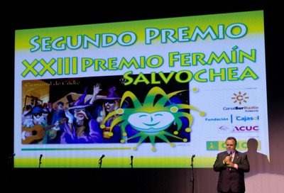 Jesús Espiñeira, responsable del Servicio para Afiliados de la ONCE en Cádiz y alma máter de estos galardones, da a conocer en la gala el fallo del segundo premio
