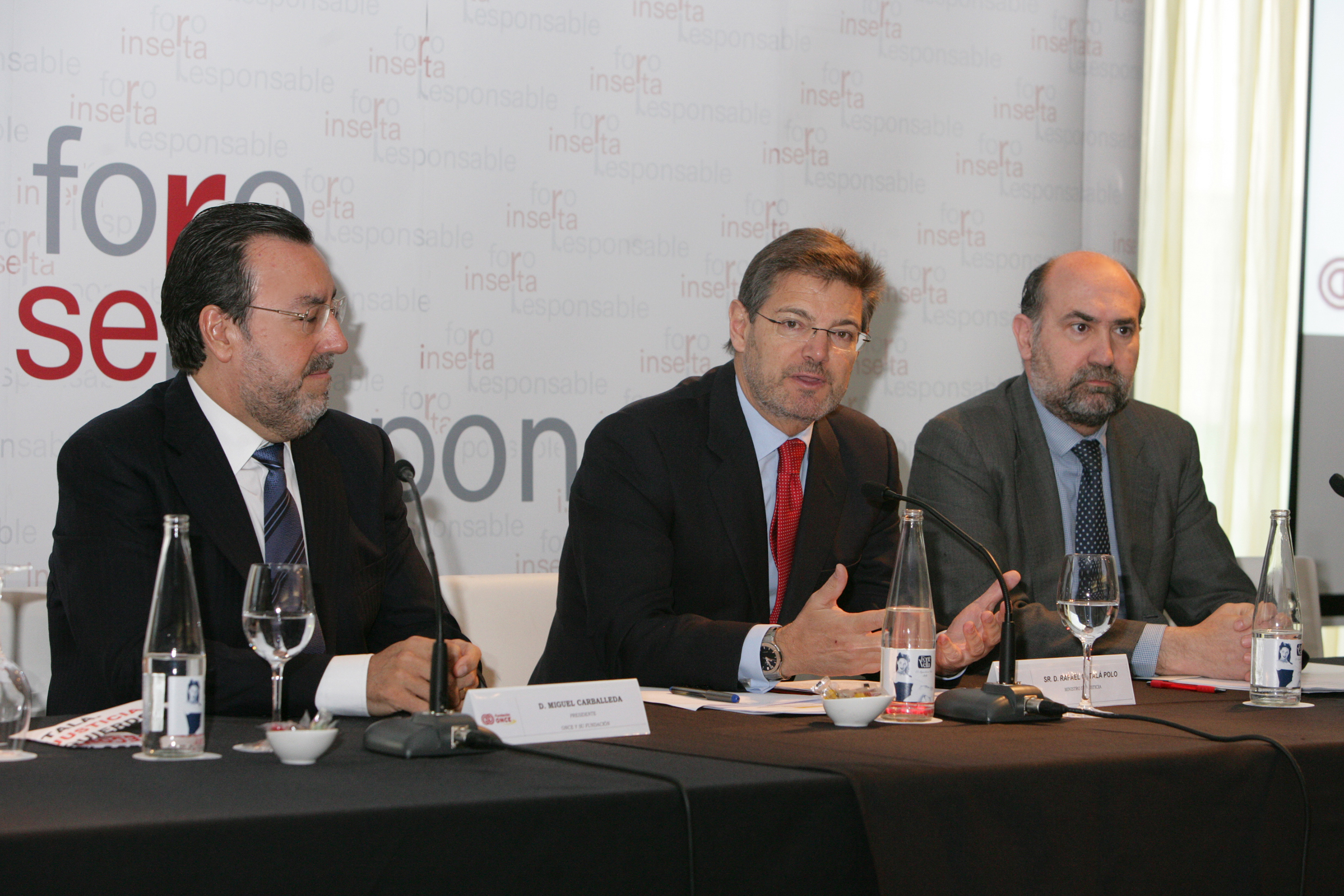 Carballeda, el ministro Catalá y Verdeguer, en la inauguración de la jornada
