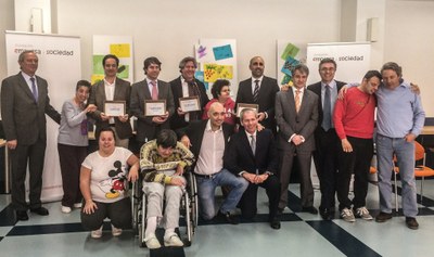 Foto colectiva de los premiados por ‘esLaIniciativa’ de la Fundación Empresa y Sociedad 