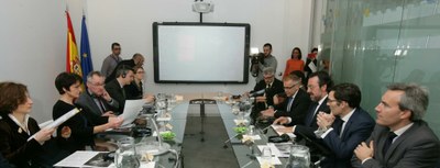 Reunión de trabajo de los representantes de la Comisión Europea (a la izquierda) y de ONCE, su Fundación e ILUNION, para abordar los temas de interés común