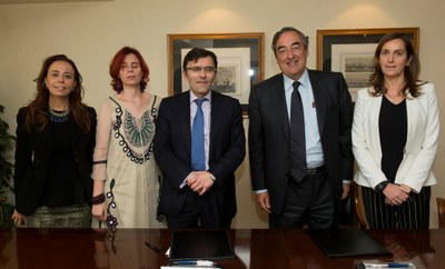 Representantes del Foro Inserta Responsable, Fundación ONCE y CEOE, tras suscribir el acuerdo