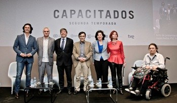Algunos de los actores y responsables de la ONCE y su Fundación  en el acto de presentación de la segunda temporada de la serie