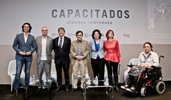 Algunos de los actores y responsables de la ONCE y su Fundación  en el acto de presentación de la segunda temporada de la serie