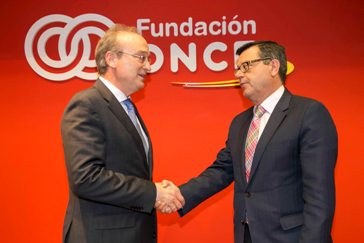 Avelino Brito Marquina y José Luis Martínez Donoso sellan el acuerdo 
