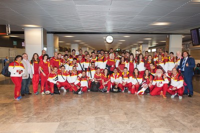 Expedición al completo en el aeropuerto de Madrid antes de partir a Seul