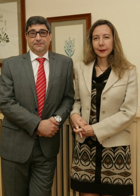 José Luis Pinto (a la izquierda) y Patricia Sanz, en la sede del Consejo General de la ONCE