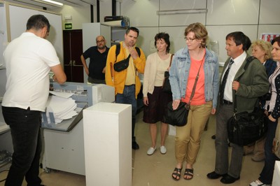 Visita de la delegación del Instituto Nacional para Ciegos de Hungría a la unidad de producción braille del SBO en Madrid 
