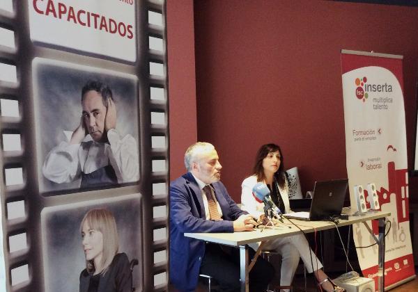 Xavier Grau (izquierda) y Loli García en el acto de presentación de la iniciativa
