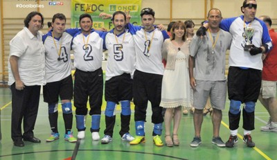 El equipo de Cantabria, revelación del Campeonato, festeja su segundo puesto