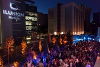 Fiesta en la terraza del ILUNION Atrium de Madrid para poner de largo la nueva marca de la cadena hotelera