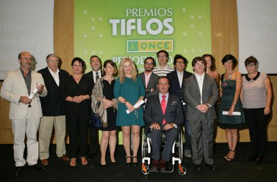 Foto de familia de los ganadores de los Tiflos de Periodismo social 2014