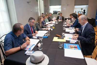 El jurado de la fase nacional del Concurso, en plena deliberación