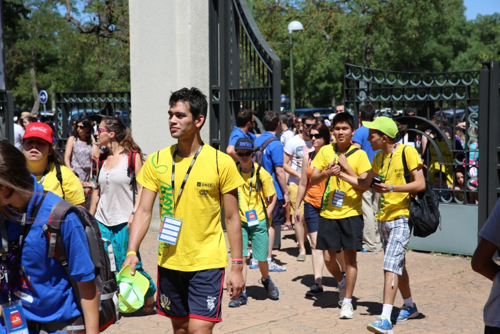 Entrando decididos al Parque Atracciones