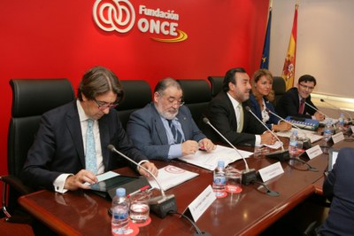 Mesa presidencial del Patronado de Fundación ONCE, con la secretaria de Estado, Susana Camarero, junto al presidente Miguel Carballeda